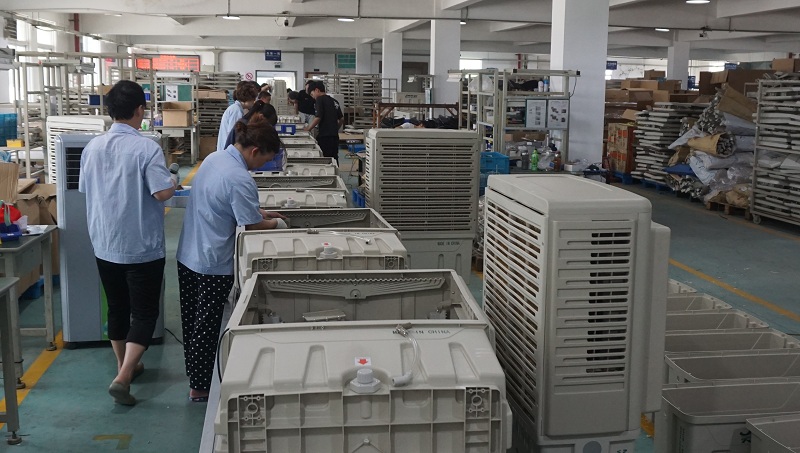 澳藍(lán)車間開(kāi)足馬力忙生產(chǎn) 一線員工加班加點(diǎn)確保訂單按時(shí)交付